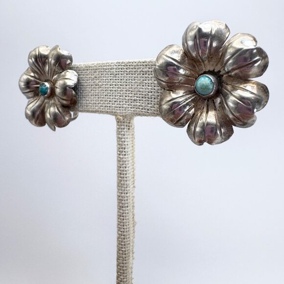 Sterling Silver 925 Turquoise Puffed Flower Screw Back Earrings Size 1" Length - Picture 3 of 13